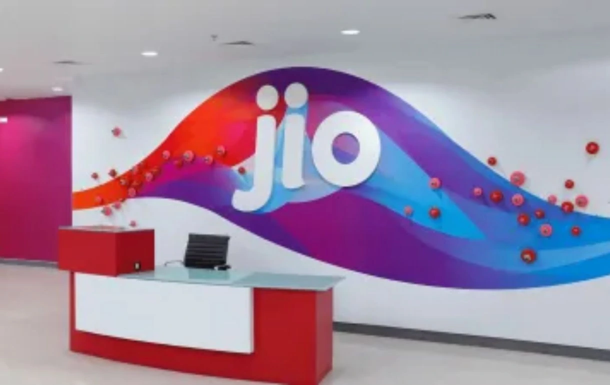 Reliance Jio Hiring Customer Associate 