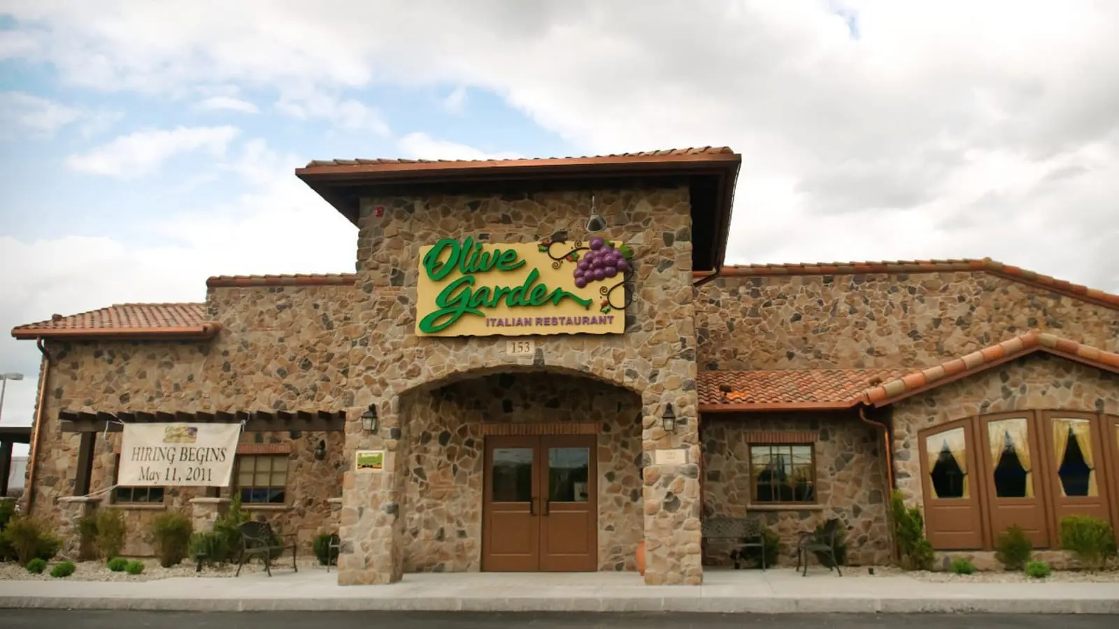 Busser job at Olive Garden | apply now