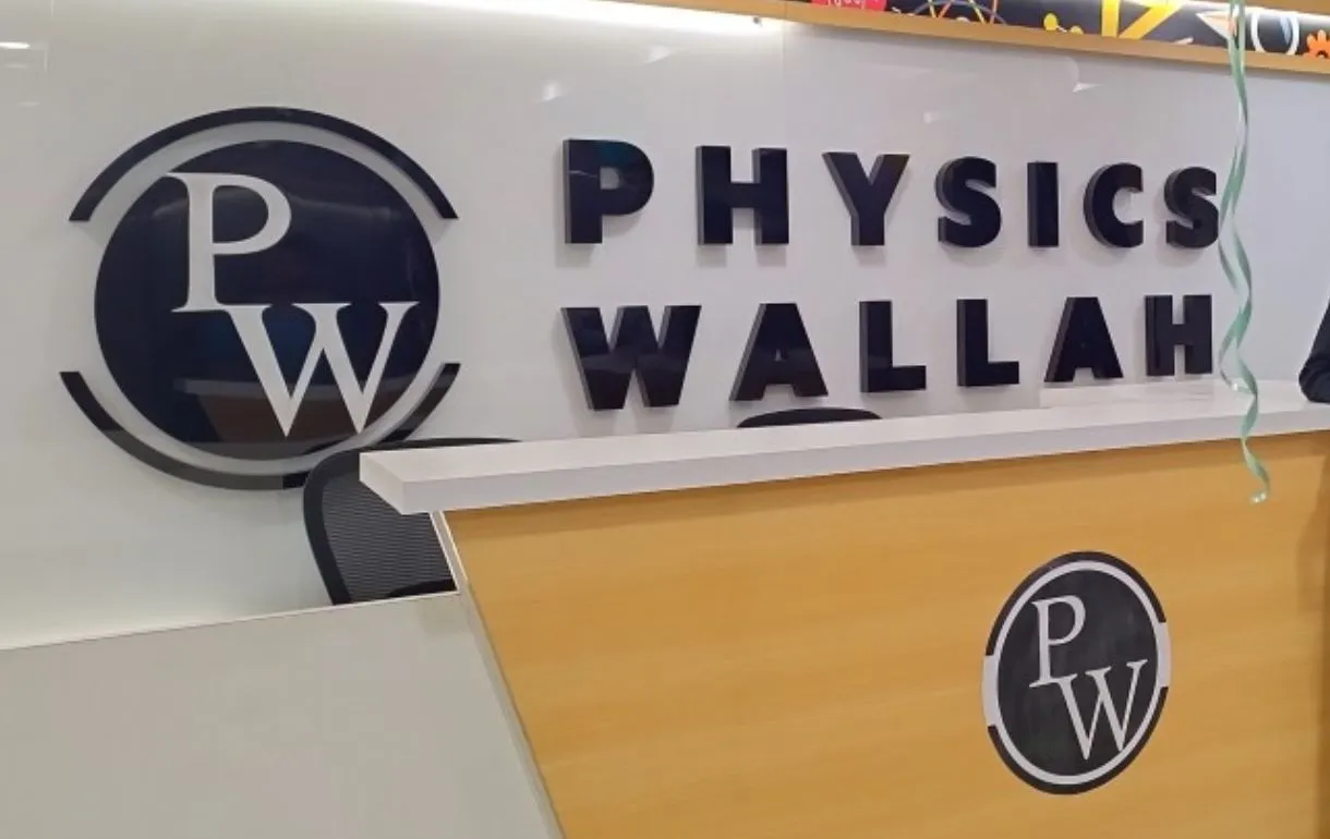PhysicsWallah Careers 2025: Social Media Associate Job in Hyderabad